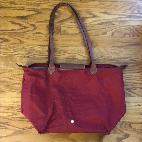 Longchamp Handbags - 🆕 Longchamp Large Red Le Pilage Tote